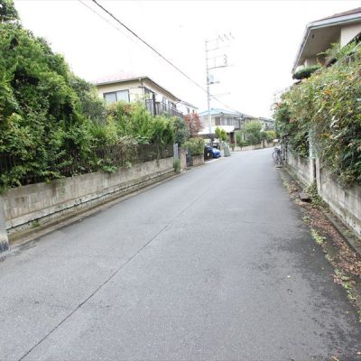 前面南側道路　幅員6ｍ公道になります。