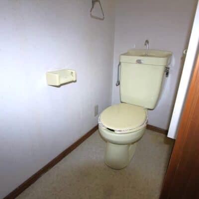 1階トイレ※トイレは2階にもございます。